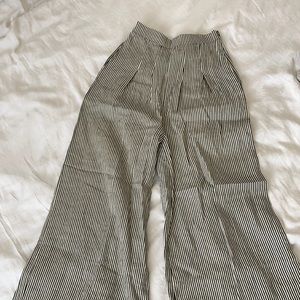 Linen Bel Kazan trousers. Medium.